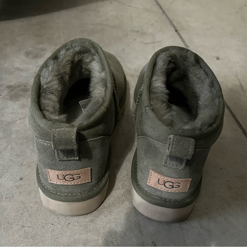 Women’s UGG Ultra Mini - Picture 2 of 5